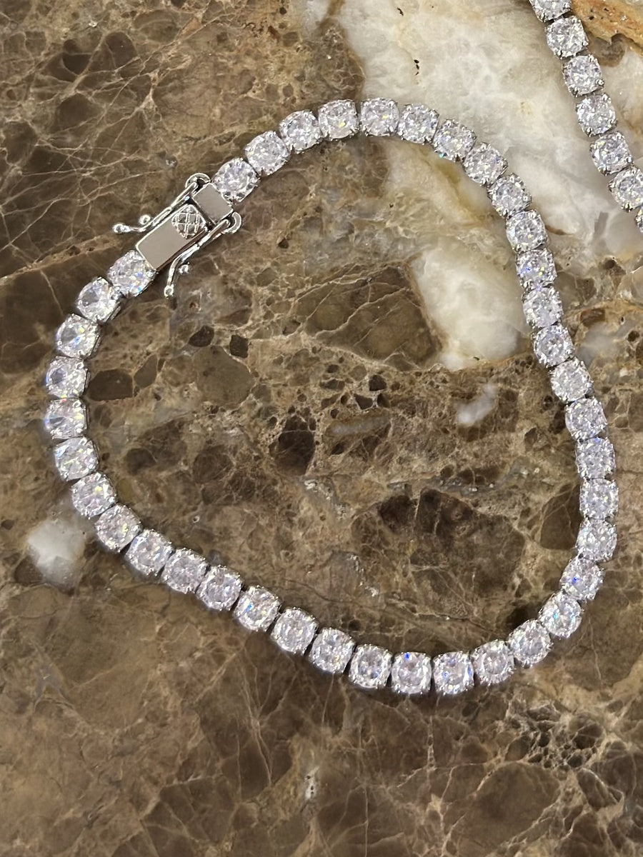Silver-tennis-bracelet