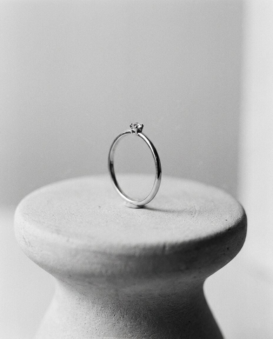 Solitaire Noir Ring